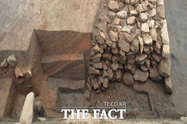 부여나성 성벽 단면 모습./부여군 제공