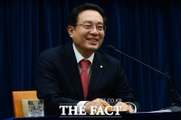 손태승 우리금융 회장, 자사주 5000주 매입…