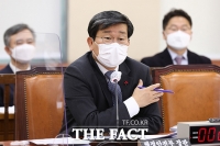  행안위 전체회의 출석한 전해철 장관 [TF사진관]