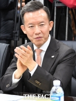  '세대교체 바람에도'…미래에셋證 최현만, 전문경영인 회장 시대 연다