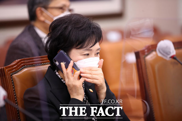 부동산 투기 의혹을 받고 있는 김현미 전 국토교통부 장관이 지난 주 경찰에 출석해 조사를 받은 것으로 9일 확인됐다. /남윤호 기자