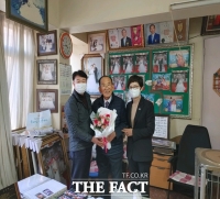  54년간 1만4000쌍 무료결혼식 올려준 '신신예식장'…감사 전달