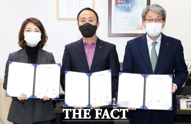 ㈜치즈팩토리 윤현철 대표는 “기업을 위해 적극적인 지원을 아끼지 않는 정읍시에 감사드린다”며 “환영해 주신만큼 치즈팩토리가 정읍시의 지역경제 활성화에 조금이나마 도움이 될 수 있도록 최선의 노력을 다 하겠다”고 말했다. / 정읍시 제공