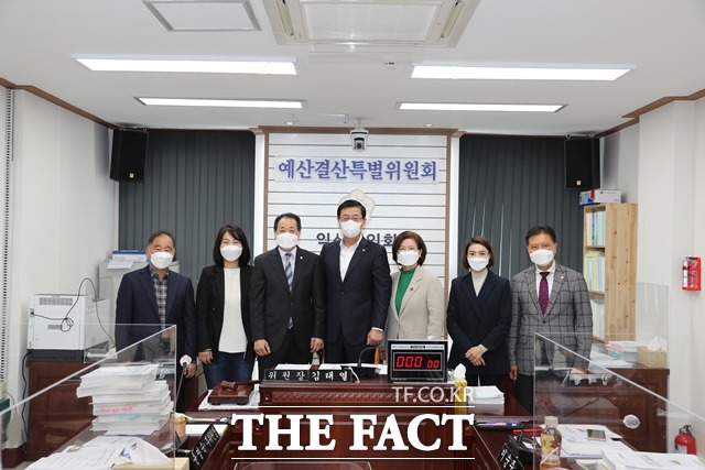 전북 익산시의회 예산결산특별위원회가 지난 9일부터 15일까지 2022년도 세입·세출예산안 및 기금운용계획안의 본격적인 심사에 들어갔다.