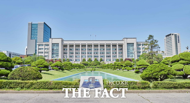 인하대 생명과학과 김정호 교수가 최근 미국 텍사스 사우스웨스턴 의과대 유영재 교수 연구팀과 교감신경 전달신호가 휴면난모세포(quiescent oocyte)를 유지하는 주요한 인자임을 밝혀냈다./더팩트DB