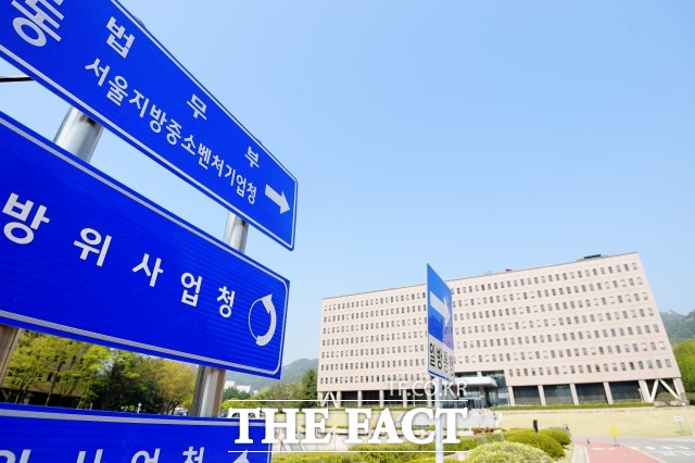 농·어업 분야 인력난 해결을 위해 정부가 내년부터 국내 체류 외국인의 계절근로 참여를 상시화한다. /이선화 기자