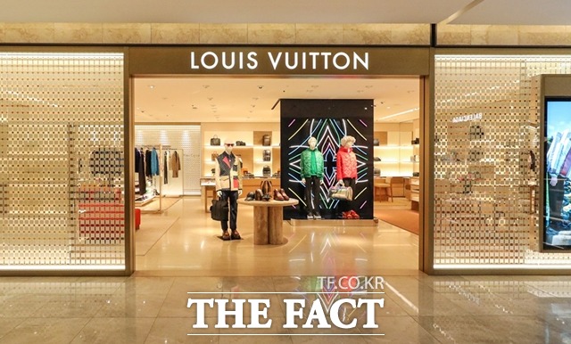 현대백화점은 무역센터점 7층에 프랑스 명품 브랜드 루이비통의 남성 전문 매장을 오픈한다. /현대백화점 제공