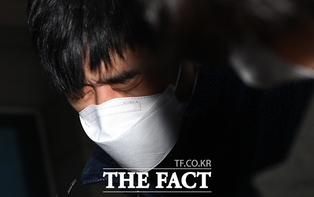 헤어진 여자친구를 스토킹하다 끝내 살해한 김병찬(35)이 재판에 넘겨졌다./임영무 기자