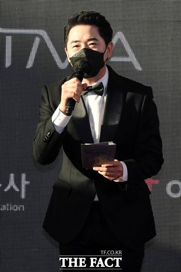 MC 붐이 장애인·저소득가정의 의료비 및 생계비를 위해 1억 원을 기부하며 선한 영향력을 행사했다. /더팩트 DB