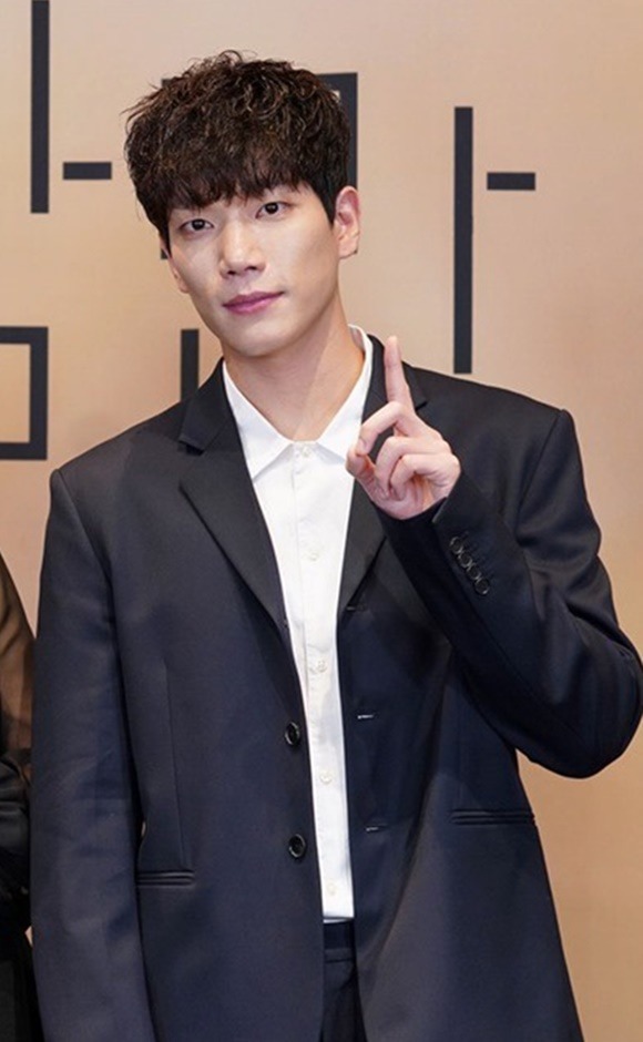 배우 김경남이 최근 불거진 측간소음 가해 논란을 사과했다. /JTBC 제공