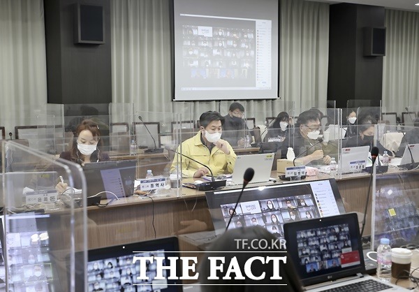 시흥시(시장 임병택)가 지난 16일과 17일 양일 간 온라인 방식으로 치러진 국제안전도시 최종평가에서 심사위원의 만장일치 의견으로 국제안전도시 공인 획득에 성공했다고 21일 밝혔다./시흥시제공