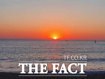 강원도 속초해수욕장 일출 장면 /더팩트DB