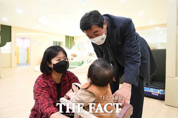 안산시는 본오아이사랑놀이터를 개관해 시민들에게 맞춤형 보육서비스를 제공한다./안산시제공