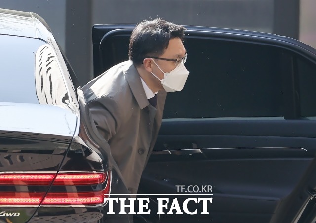 언론인과 정치인을 상대로 한 무차별 통신조회로 사찰 논란에 휩싸인 고위공직자범죄수사처(공수처)가 공식 사과하고, 대책을 마련하겠다고 했다. /이선화 기자