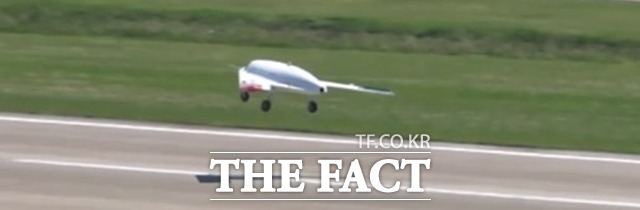 국방과학연구소(ADD)가 스텔스 무미익 UAV가 이륙하고 있다. /ADD