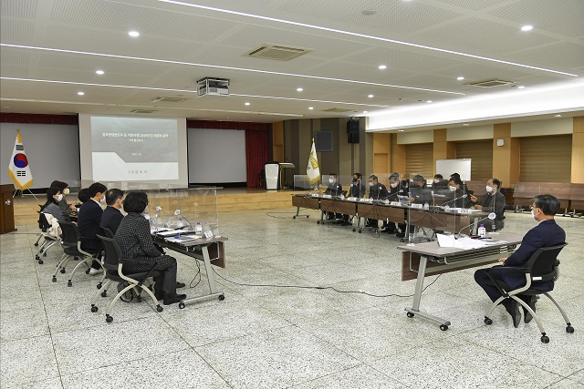 김포시가 지난 24일「김포한강신도시 등 기반시설 재정비 용역」1차중간보고회를 개최했다. / 김포시 제공