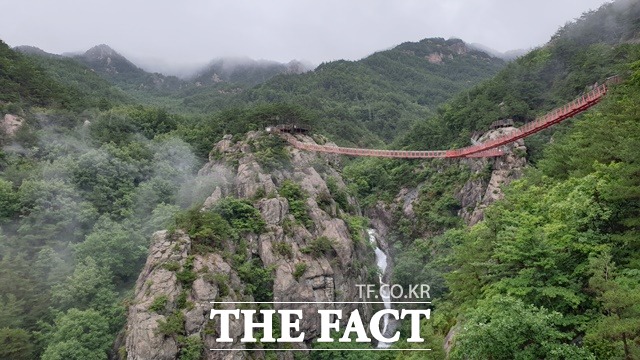 거창 용소폭포 전경/거창군 제공