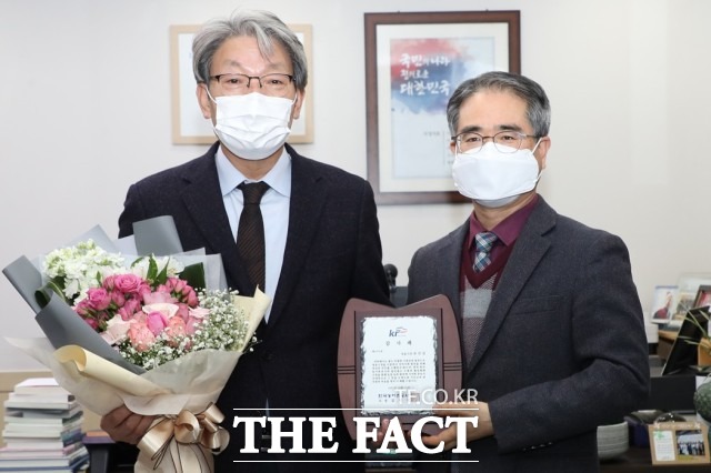 김인식 한국농어촌공사 사장은 “농업 농촌의 영농환경 개선을 위한 정읍시의 지속적인 관심과 지원, 소통과 적극적인 행정에 진심으로 감사하다”며 “앞으로도 농촌에 활력을 불어넣을 수 있도록 정읍시와 지속적으로 협력해 나가겠다”고 밝혔다. / 정읍시 제공