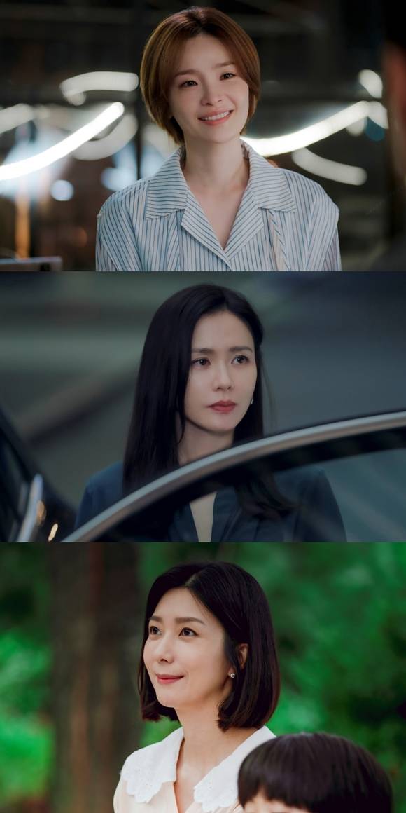 JTBC 새 수목드라마 서른, 아홉 스틸컷이 공개됐다. 손예진 전미도 김지현은 각기 다른 매력과 함께 가슴 뜨거운 워맨스를 예고했다. /JTBC스튜디오 제공