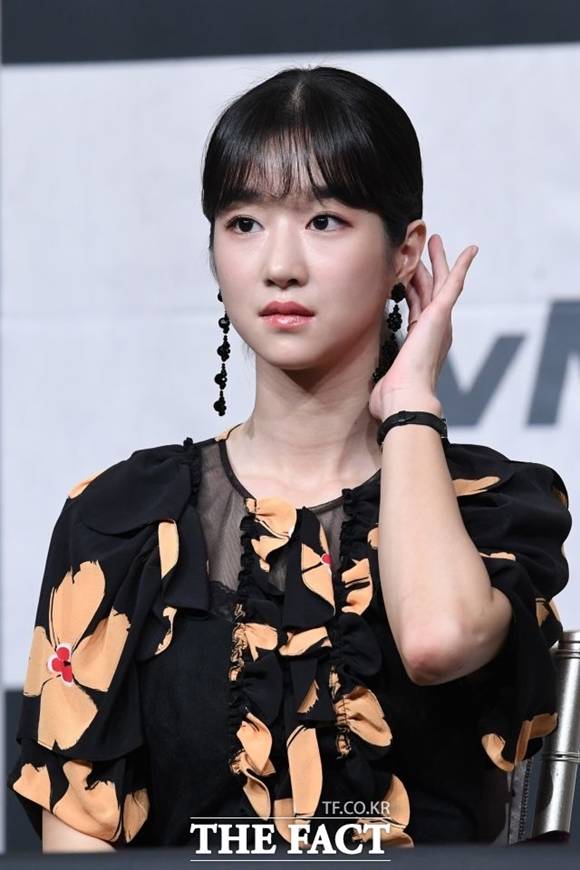 배우 서예지가 골드메달리스트와 재계약을 체결, 활동 복귀에 박차를 가한다. /더팩트 DB