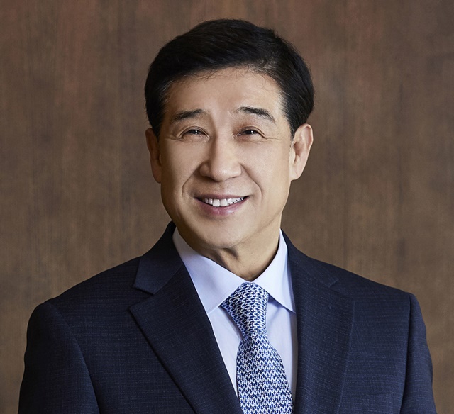 배재훈 HMM 대표이사가 31일 공개한 신년사를 통해 2022년은 기회와 위협이 상존하는 시기가 될 것이라며 또 다른 성장과 도전을 이뤄내야 한다고 강조했다. /HMM 제공