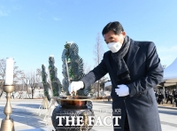  윤화섭 안산시장, '임인년 새해 현충탑 참배'
