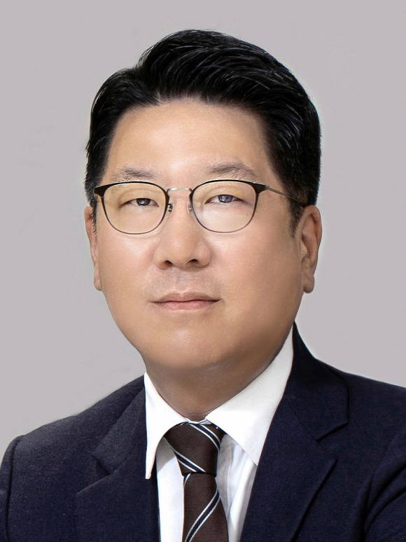 정지선 현대백화점그룹 회장이 오늘(3일) 신년사를 통해 임인년 새해 핵심적인 실천가치로 발견과 연결을 제시했다. /현대백화점그룹 제공
