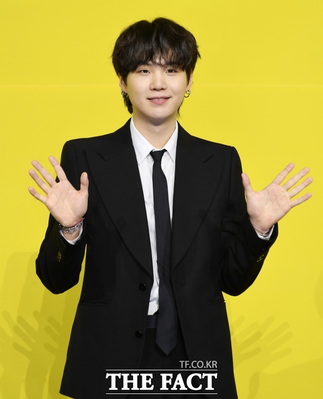 3일 빅히트 뮤직에 따르면 방탄소년단 멤버 슈가가 이날 코로나19 완치 판정을 받고 격리 해제됐다. /더팩트 DB