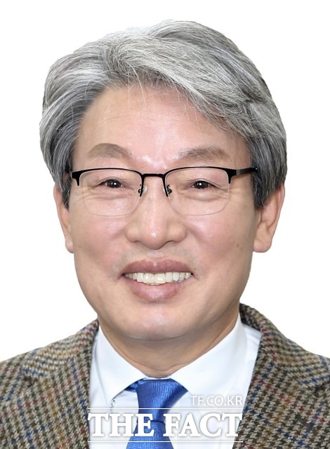 유진섭 시장은 국가예산확보를 위해 연초부터 시간이 될 때마다 중앙부처와 기재부, 국회를 찾았고, 여야 국회의원을 직접 만나 사업 추진의 당위성과 필요성을 설득하는 등 광폭 행보를 이어왔다. / 정읍시 제공