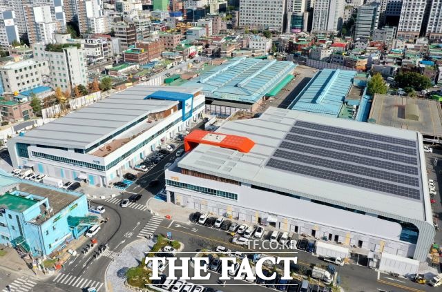 수원시민에게 안전하고 안정적으로 먹거리를 공급할 수원시 농수산물도매시장./ 수원시 제공