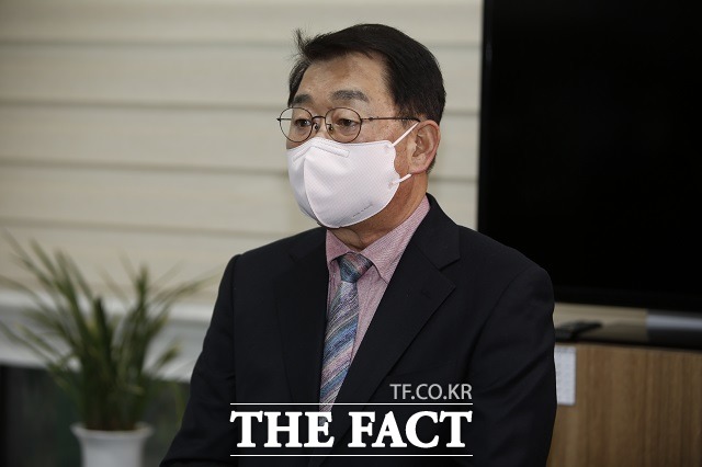 박성효 전 대전시장이 5일 대전시의회에서 기자간담회를 진행하고 있다. / 대전 = 김성서 기자