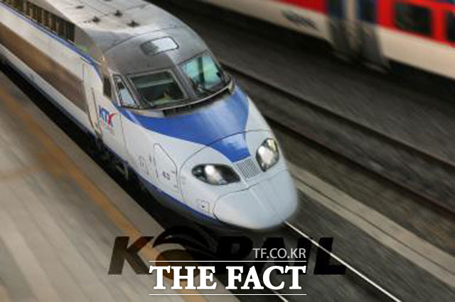 5일 오전 서울역을 출발해 부산역으로 가던 KTX-산천 열차가 객차 1량이 탈선하는 사고가 발생했다. / 코레일 제공