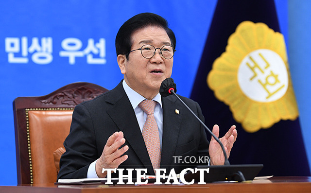박병석 국회의장이 6일 오전 서울 여의도 국회에서 2022 신년 기자회견을 하고 있다. /국회=이선화 기자