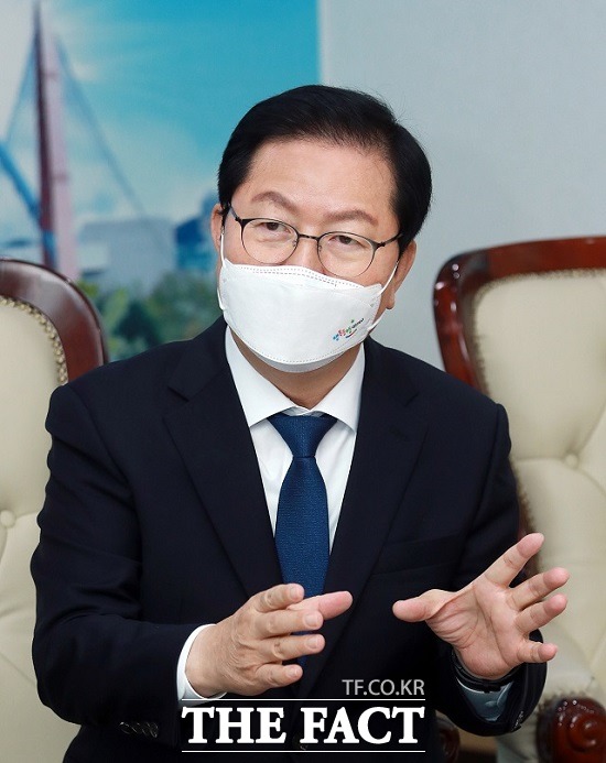 장종태 서구청장이 <더팩트>와의 인터뷰에서 대전경제 대전환이라는 새로운 길에 나선다고 밝혔다. / 대전 서구청 제공.