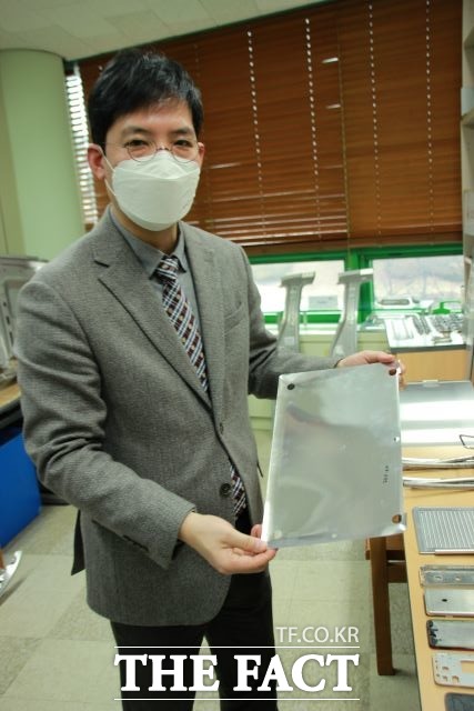노트북 내장재로 만든 에코 알막./ 인천= 김경호 기자