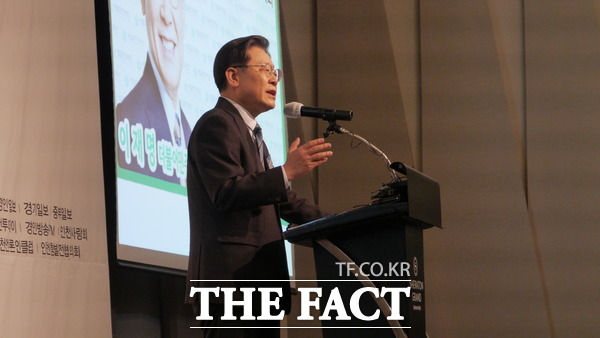 더불어민주당 이재명 대선 후보가 10일 오전 인천 연수구 쉐라톤 그랜드 인천호텔에서 열린 새얼아침대화에서 강연을 하고 있다. /사진=지우현 기자