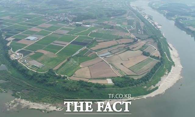 파주시는 지리적으로 군사‧교통의 요충지로 임진강변을 따라 덕진산성, 오두산성, 칠중성, 육계토성 등 삼국시대 방어시설이 다수 설치되어 있다./파주시 제공