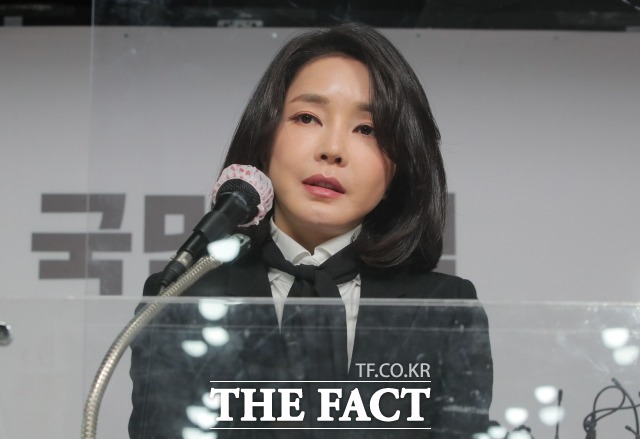 국민의힘은 14일, 윤석열 대선 후보 배우자 김건희 씨의 7시간 통화 녹음 방송이 일부 허용된 것에 대해 대단히 유감이라고 밝혔다. /남윤호 기자