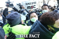  국힘, ‘김건희 7시간’ MBC 항의방문…노조 