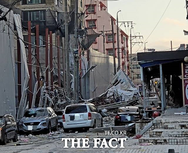 사고발생 7일째를 맞는 광주 화정동 현대 아이파크 아파트 신축 공사현장 붕괴사고와 관련 광주시가 17일부터 고층부를 중심으로 실종자 5명에 대한 수색·구조작업에 들어간다고 밝혔다./더팩트 DB