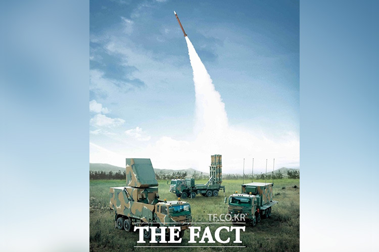 아랍에미리트에 4조 원 규모의 수출이 확정된 천궁-Ⅱ 지대공 미사일 체계 구성. /방위사업청