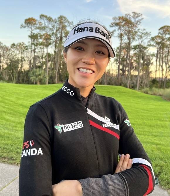 하나금융그룹은 여자 골프 세계랭킹 3위인 리디아 고와 공식 메인 후원 계약을 체결했다고 18일 밝혔다. /하나금융그룹 제공