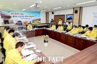  김현수 농축산부 장관, 전국 최대 산란계 단지 봉화군서 가축방역 상황 점검