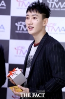  슈퍼주니어 은혁, 백신 3차 접종에도 코로나19 확진