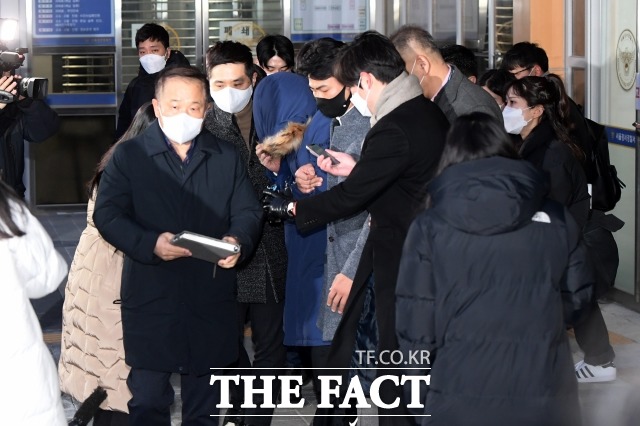 오스템임플란트 2215억원 횡령 사건을 수사 중인 검찰이 수사 과정에서 압수된 금괴 1kg짜리 855개를 회사에 돌려줬다. /이선화 기자