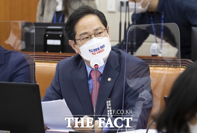 국민의힘 박수영 의원이 6일 국회에서 열린 정무위원회의 금융위원회의에 대한 국정감사에서 질의하고 있다. /국회=남윤호 기자 (현장풀)