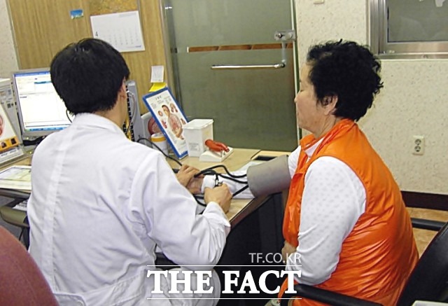 정읍시 관계자는 “연휴 기간 시민의 응급의료 공백이 생기지 않도록 비상 응급진료체계 유지에 최선을 다 하겠다”며 “휴일지킴이 약국이나 의료기관을 사전에 파악해 건강하고 행복한 명절을 보내시길 바란다”고 말했다. / 정읍시 제공