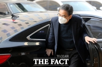  '아들 퇴직금 50억' 곽상도 영장심사 내달로 연기