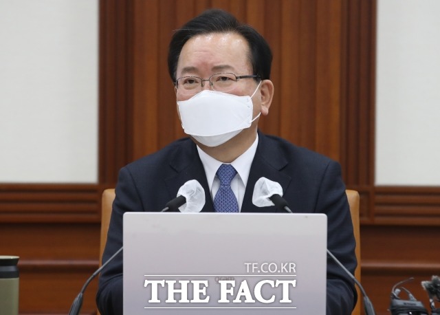 김부겸 국무총리가 27일 국회 본회의장에서 시정연설을 통해 자영업자 등을 지원하기 위한 14조 원 규모의 추가경정예산(추경)안의 조속한 처리를 국회에 요청했다. /임영무 기자