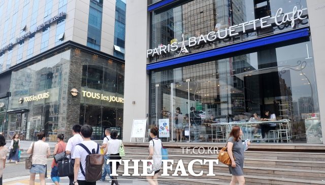 파리바게뜨가 원료비 상승으로 인해 오는 2월 9일부터 일부 제품 가격을 인상한다. /더팩트 DB